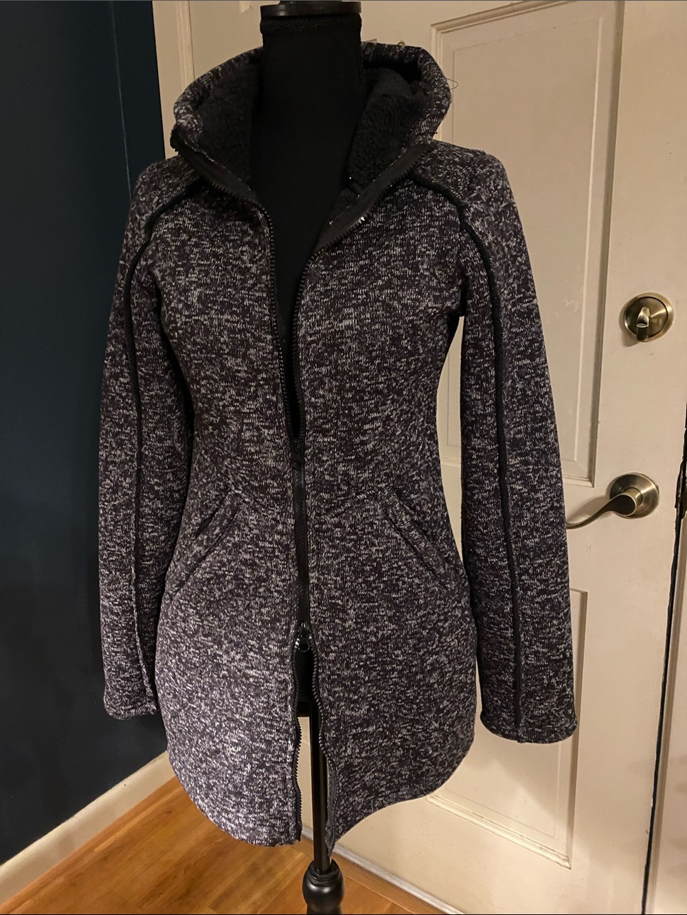 Avalanche Women's Hooded Trench Coat in Heather Charcoal S